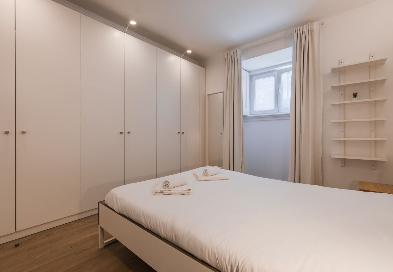 Apartment in Lisbon - Cozy 2 bedroom retreat