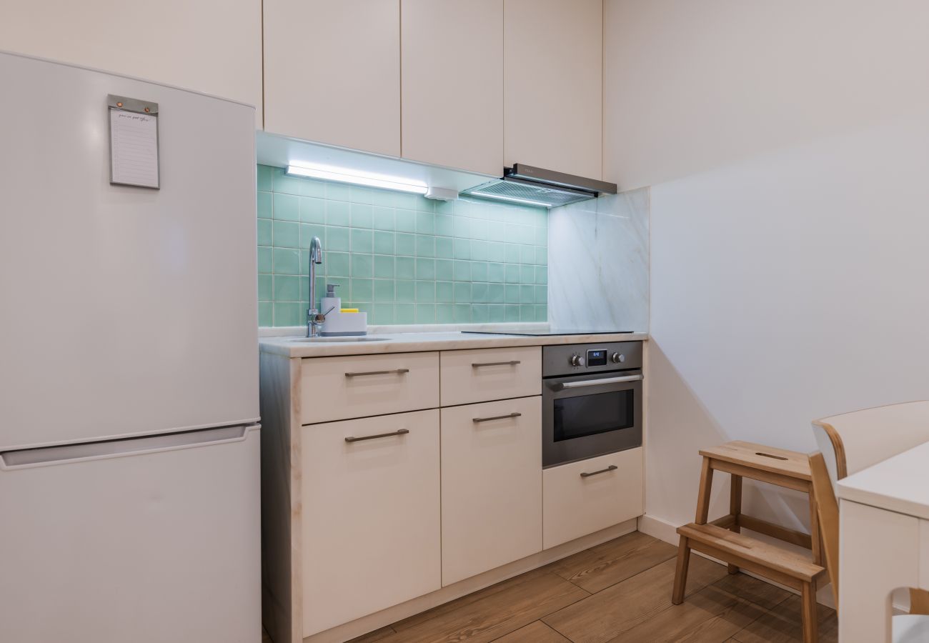 Apartment in Lisbon - Cozy 2 bedroom retreat