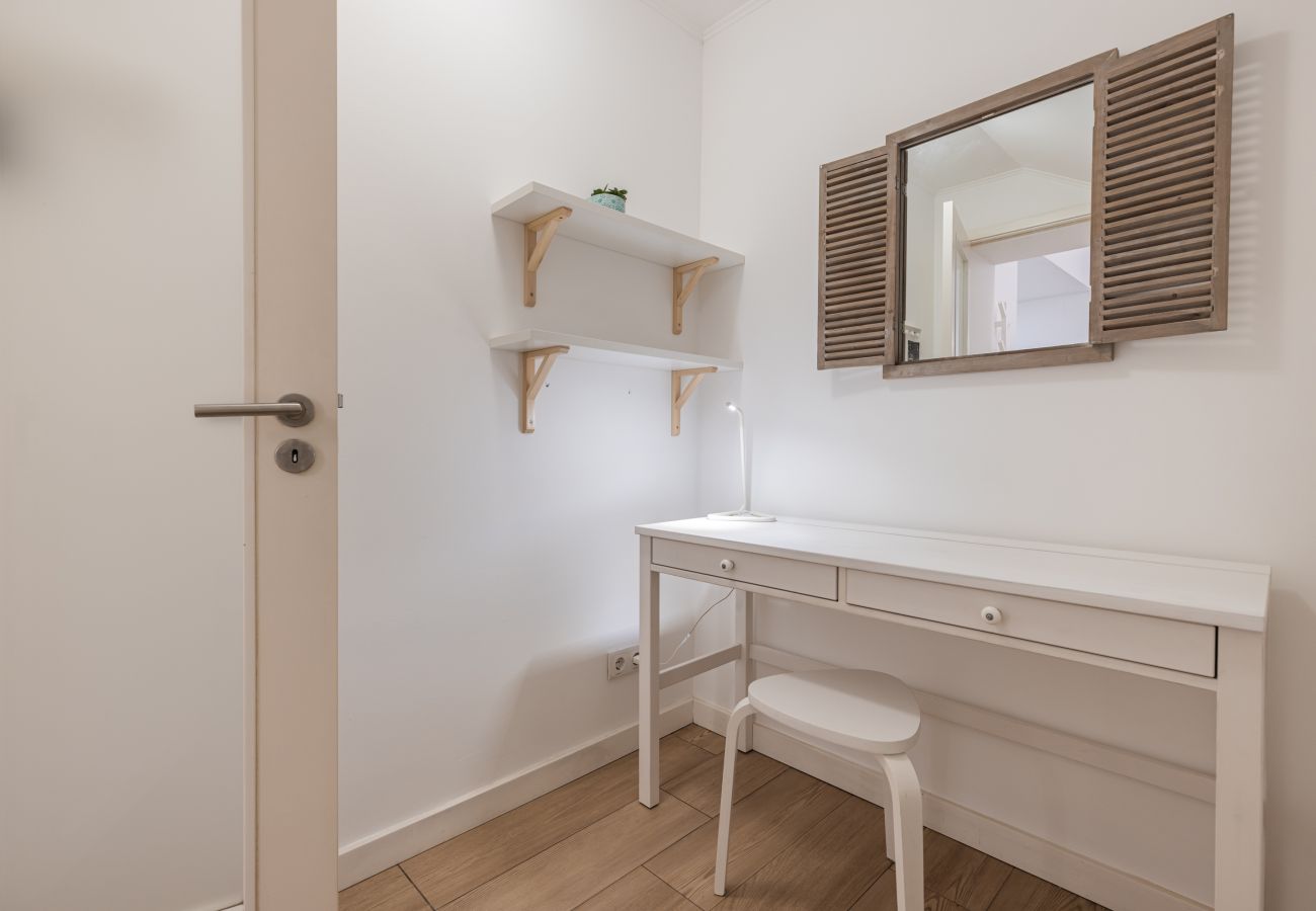 Apartment in Lisbon - Cozy 2 bedroom retreat