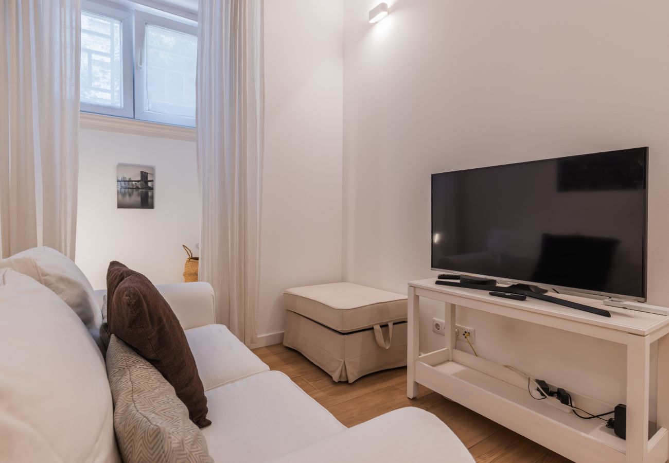 Apartment in Lisbon - Cozy 2 bedroom retreat