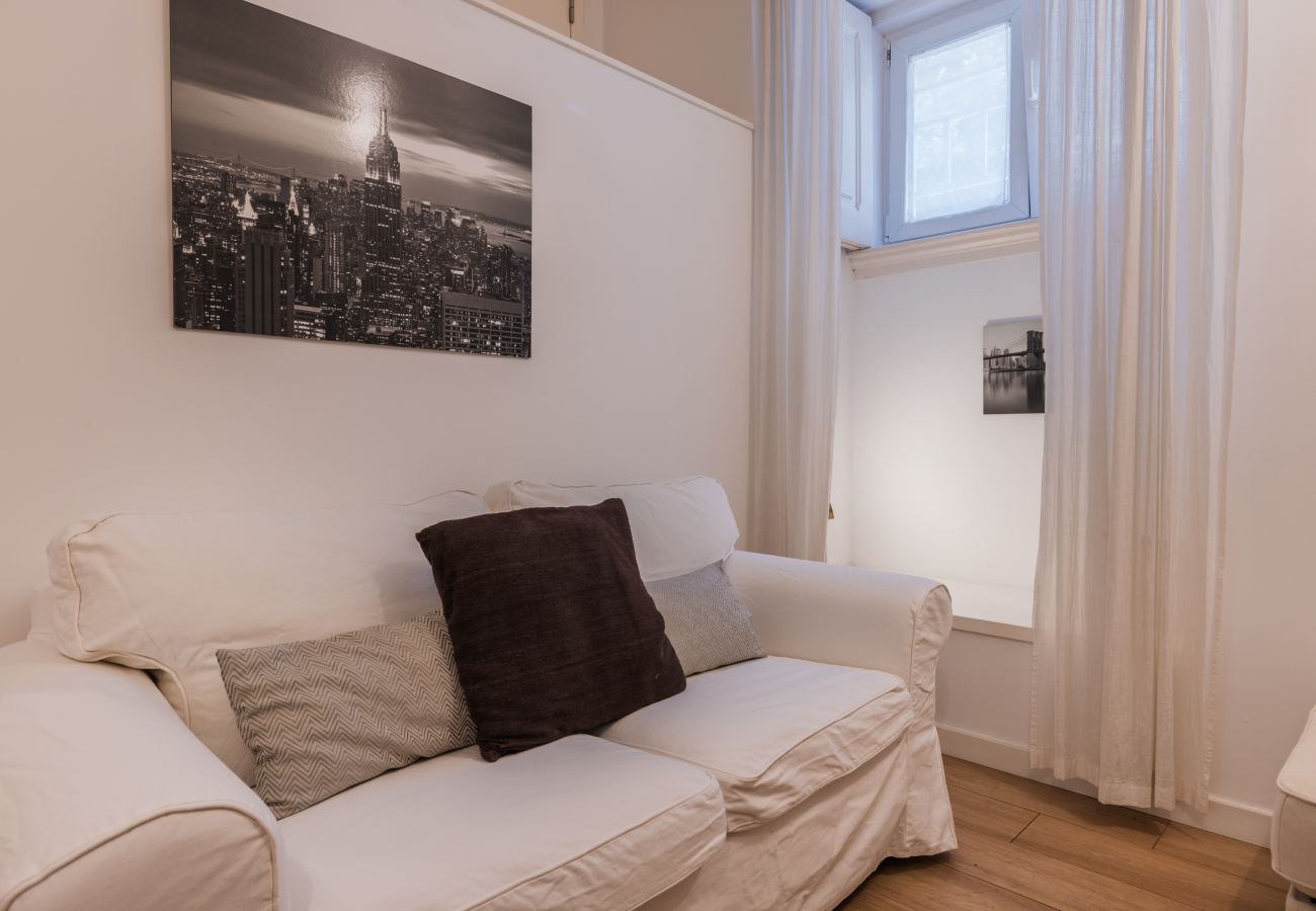 Apartment in Lisbon - Cozy 2 bedroom retreat