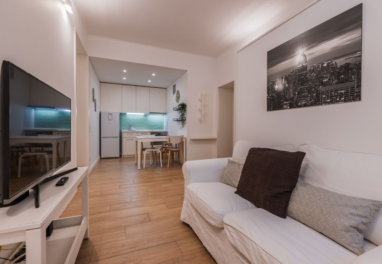 Apartment in Lisbon - Cozy 2 bedroom retreat