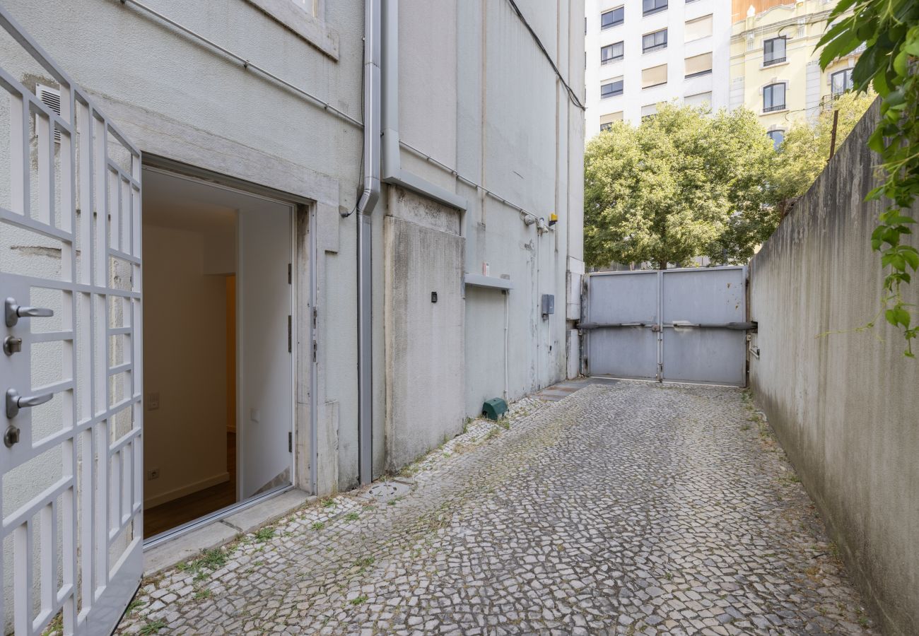 Apartment in Lisbon - Cozy 2 bedroom retreat