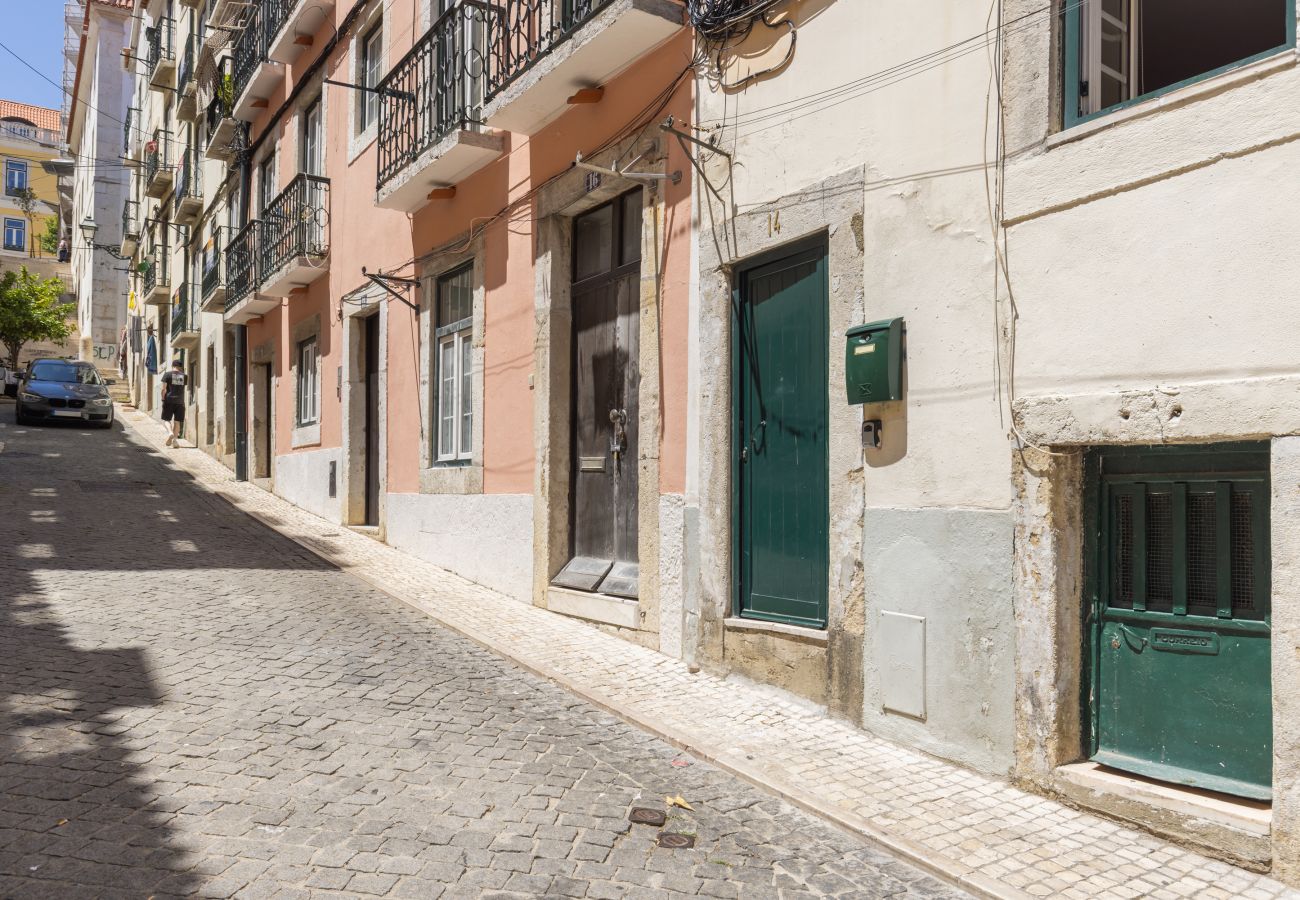 Studio in Lisbon - Small piece of old Lisbon