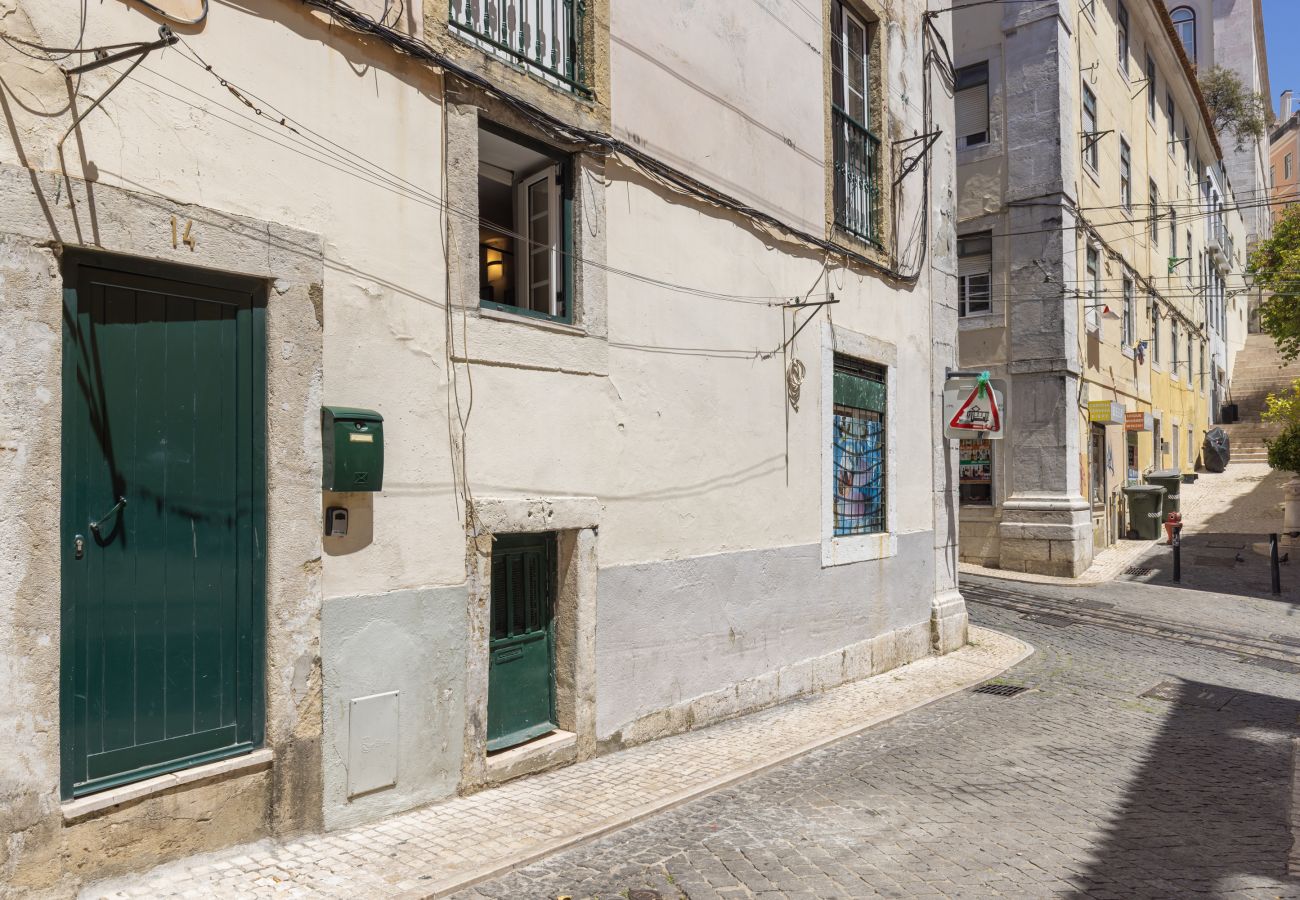 Studio in Lisbon - Small piece of old Lisbon